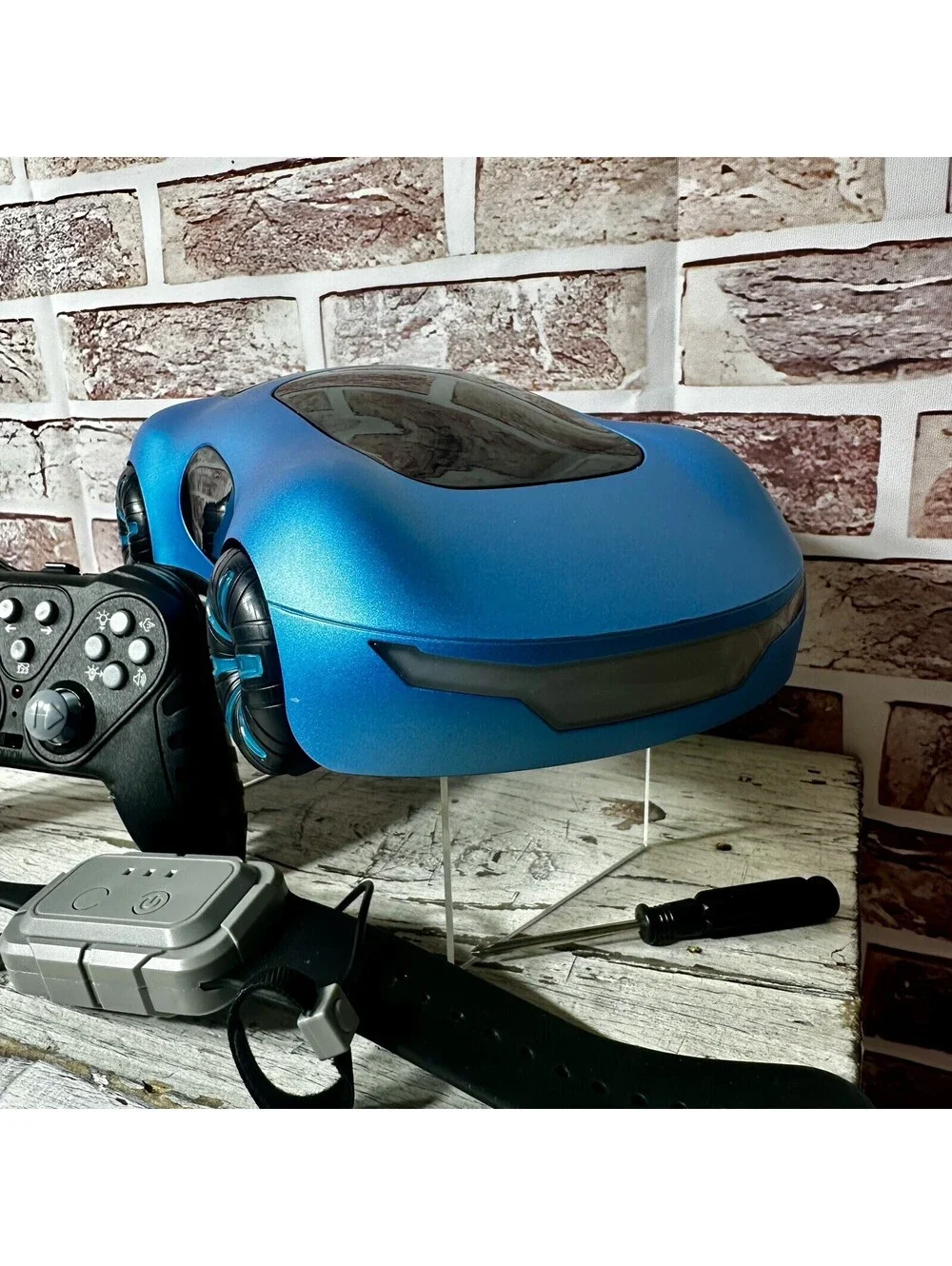 Gesture Sensing Remote Control Car, Drift RC Stunt Car with Light Spray & Sound